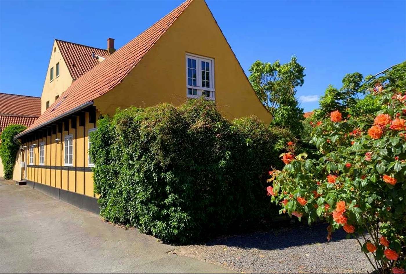 Charmerende byhus midt i Svaneke på Bornholm