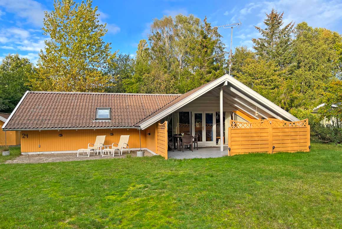 Retrohuset - Sommerhuset har en 16 m2 stor overdækket terrasse