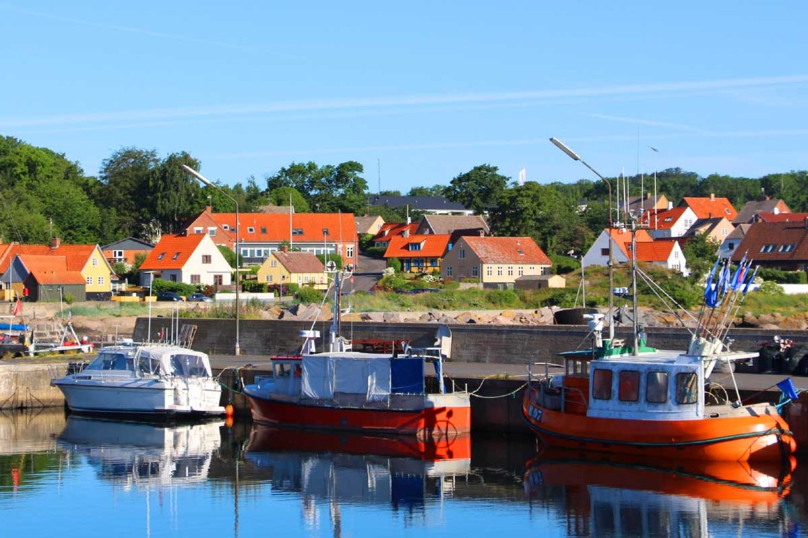 ÅRsdale havn i solskin