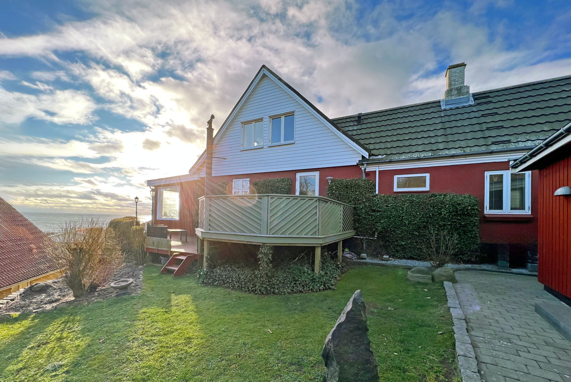 Arnager Seaview - Sommerhus set fra haven