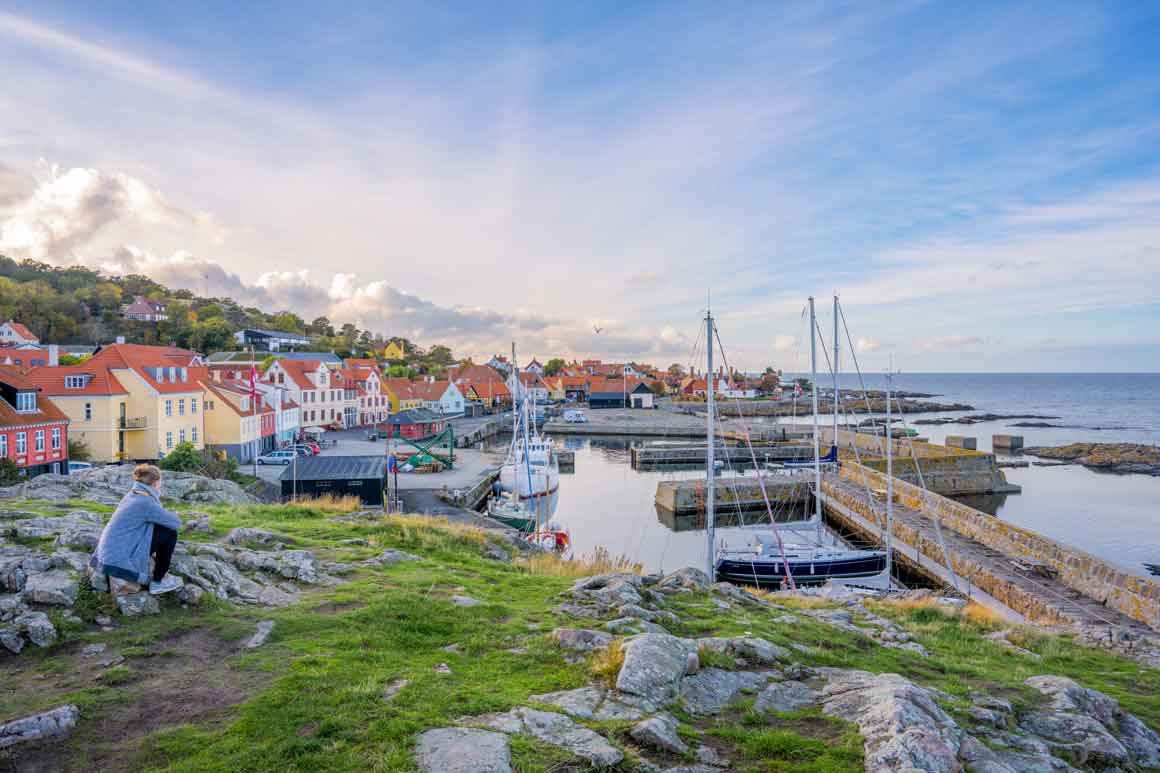 Smuk udsigt over Gudhjem havn