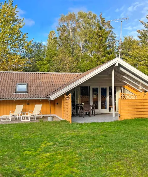 Retrohuset - Sommerhuset har en 16 m2 stor overdækket terrasse