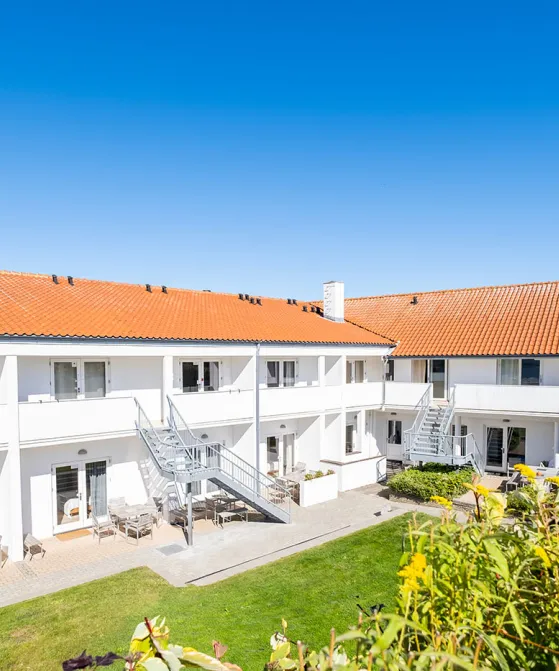 Casa Blanca i Gudhjem har en dejlig grøn baghave