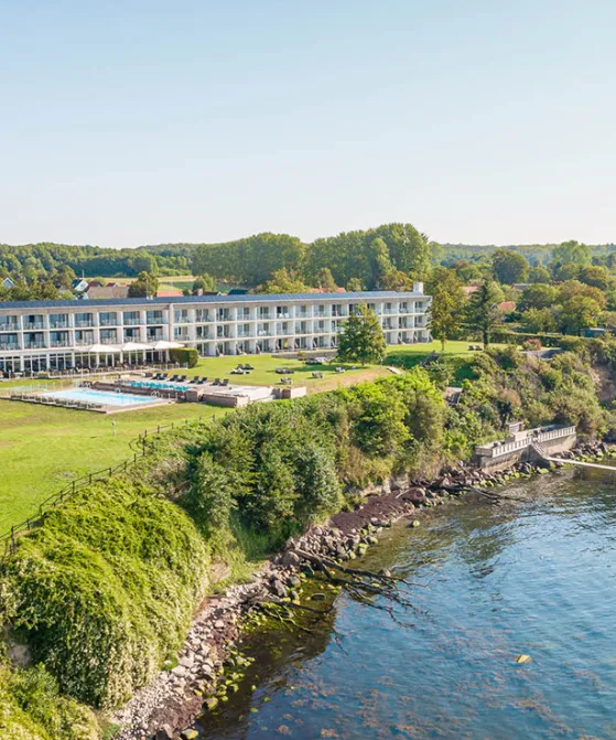 Fredensborg Badehotel - Skøn beliggenhed og swimmingpool