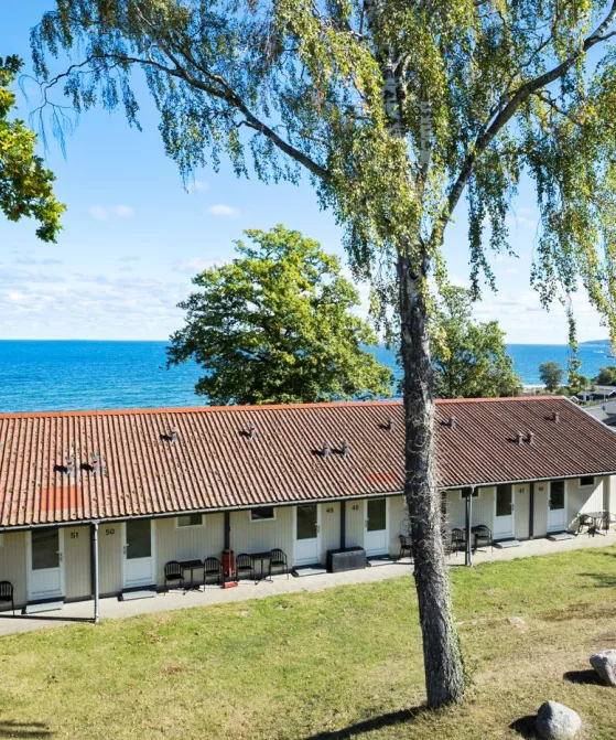 Området ved ferielejlighederne hos Sandkås Søpark