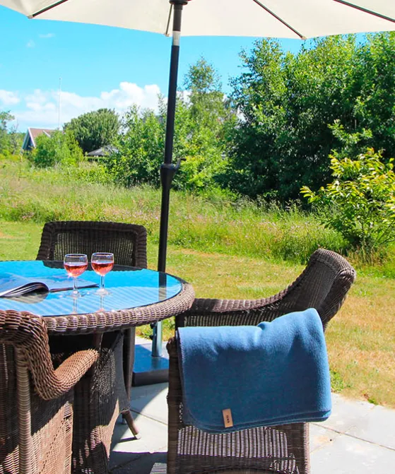 Strandløkkens feriehuse har en dejlig terrasse