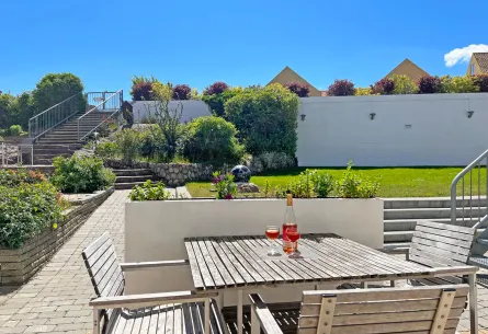 Nyd din egen terrasse i ferielejlighed 4 på Casa Blanca