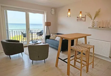 Strandpromenaden - ferielejligheder i Sandvig med havudsigt