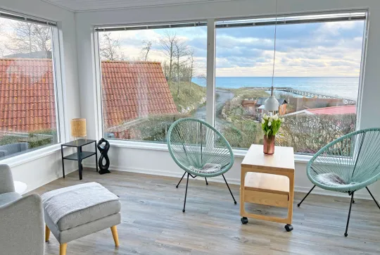 Arnager Seaview - Udestue med havudsigt