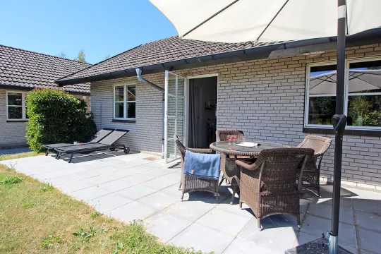 Strandløkkens feriehuse har en dejlig terrasse